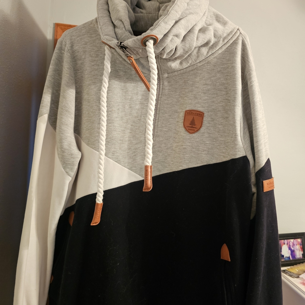 Wanakome Gray and Black Hoodie